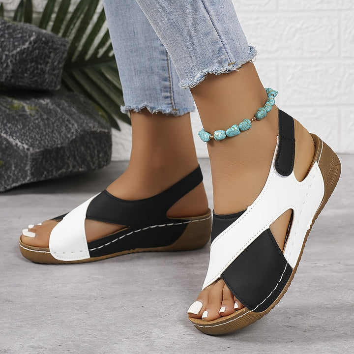 Nika | Bequeme Keilsandale
