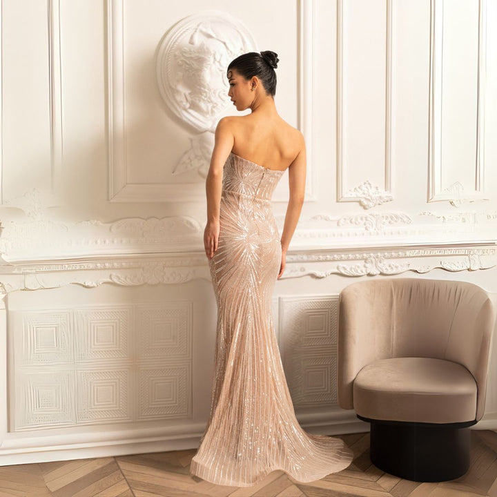 Aura | Elegantes Abendkleid mit Pailletten und Stickerei
