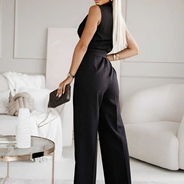 Cecilia | Ärmelloser Jumpsuit mit Wickeloptik und Taillengürtel für Frauen