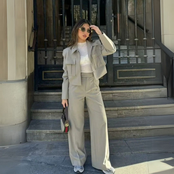 Claire | Zweiteiler mit Cropped-Blazer und weiter Hose für Frauen