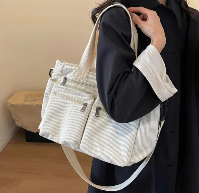 STELLA | FUNKTIONELLE TASCHE
