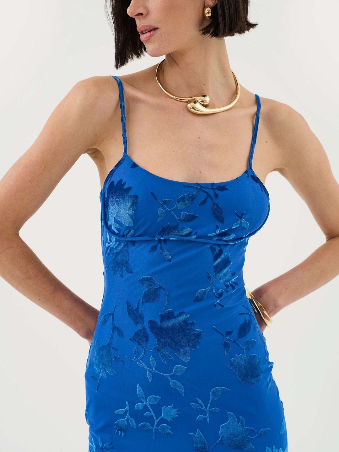 GRETA | GEBLÜMTES MAXIKLEID AUS SAMT
