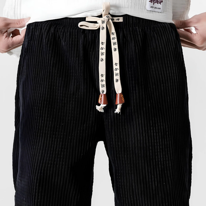 JITSU | CORDHOSE IM FRISCHEN STYLE