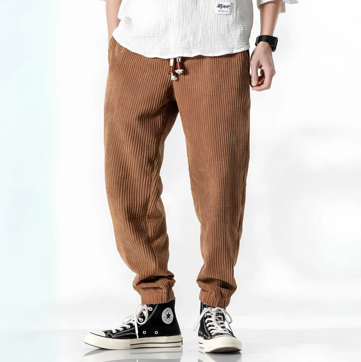 JITSU | CORDHOSE IM FRISCHEN STYLE