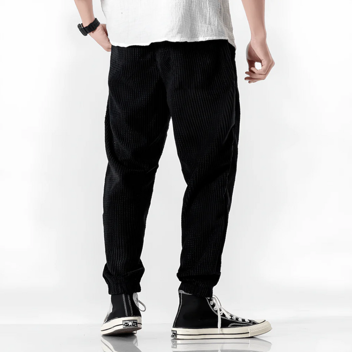 JITSU | CORDHOSE IM FRISCHEN STYLE