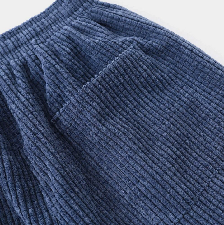 JITSU | CORDHOSE IM FRISCHEN STYLE
